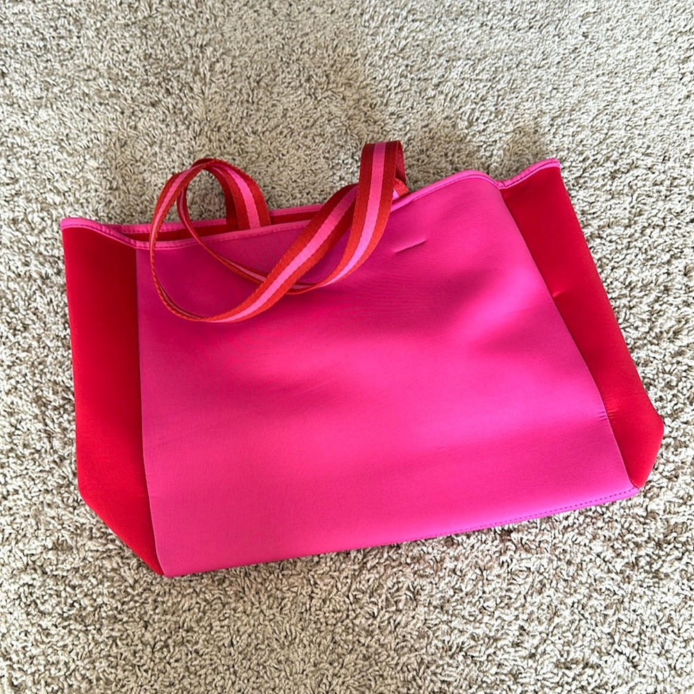 Summersalt neoprene tote